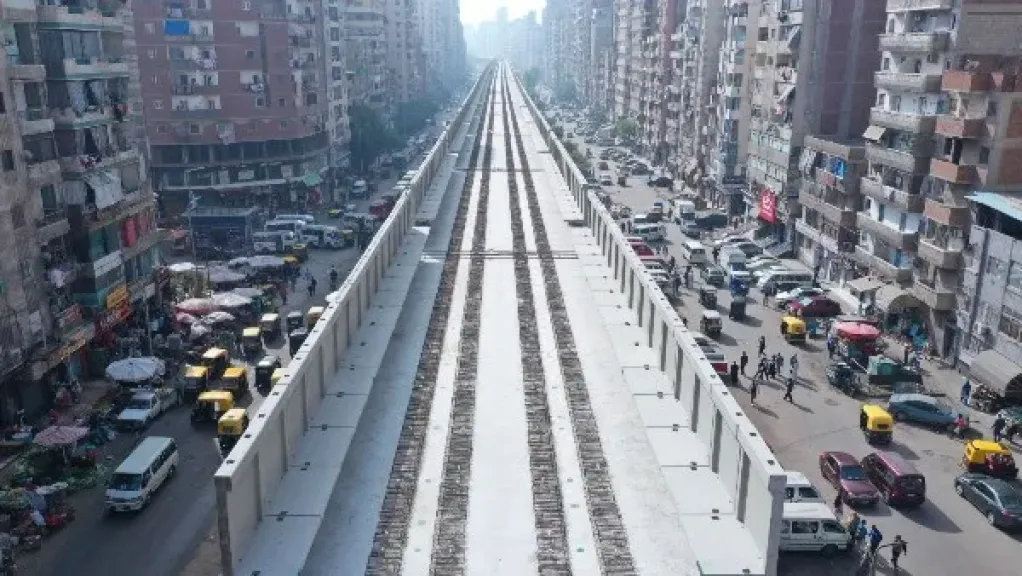 مترو الإسكندرية يشهد تقدما ملحوظا في أعمال الكمرات والمسار العلوي