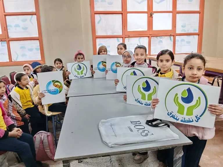 ”مياه الجيزة” تكثف برامج التوعية بالمدارس والمعاهد الأزهرية