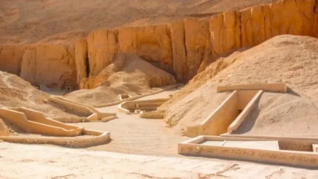 مصطفى وزيري يكشف حقيقة وجود وادي ملوك آخر في مصر