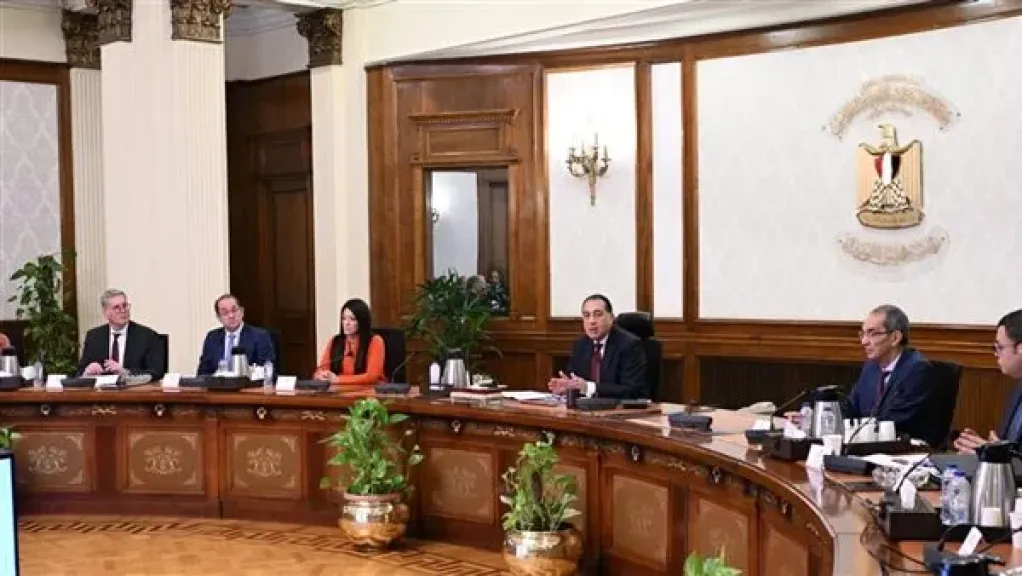 رئيس الوزراء يتابع موقف تسليم وتشغيل المشروعات المُنفذة بالمرحلة الأولى بحياة كريمة