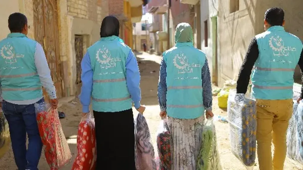 صناع الخير توزع 20 ألف بطانية على قرى 5 محافظات لمواجهة البرد