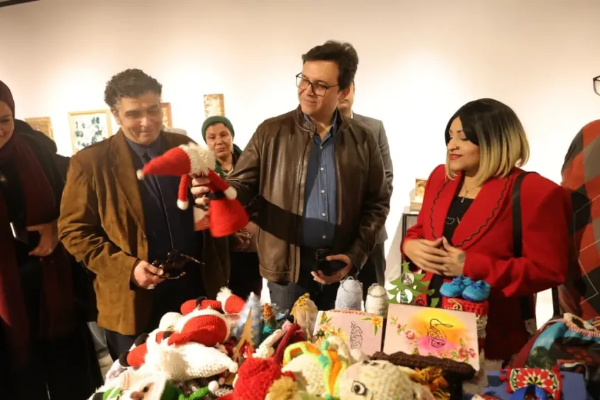 وزير الثقافة يتفقد مهرجان ”كريسماس بالعربي” ويشيد بتنوع الفعاليات