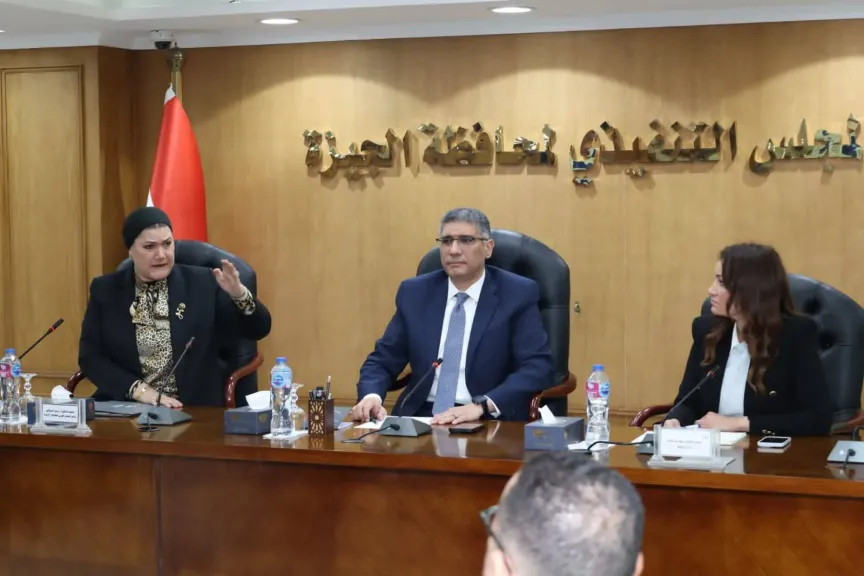 رئيسة المجلس القومي للطفولة والأمومة ومحافظ الجيزة يترأسان اجتماع اللجنة العامة لحماية الطفل