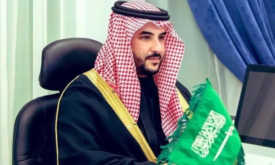 وزير الدفاع السعودي يدعو الانتقالي الجنوبي باليمن للاستجابة لإنهاء التصعيد
