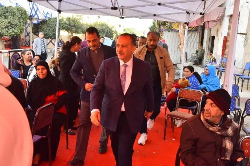 محافظ أسيوط يتابع سير انتخابات النواب 2025 بالدائرة الثالثة.. صور