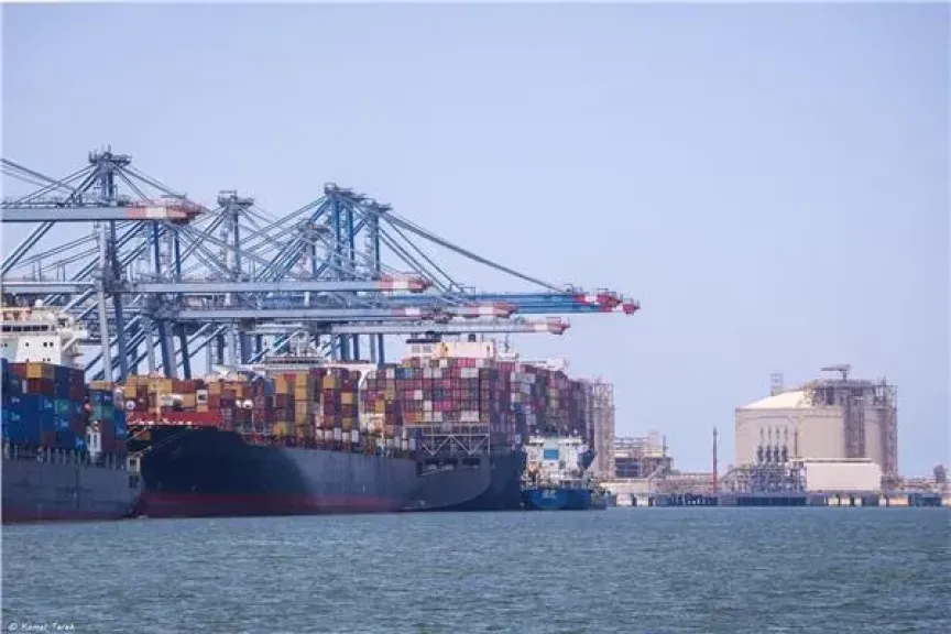 ميناء دمياط يبحث تطوير الطرق وتعزيز السيولة المرورية