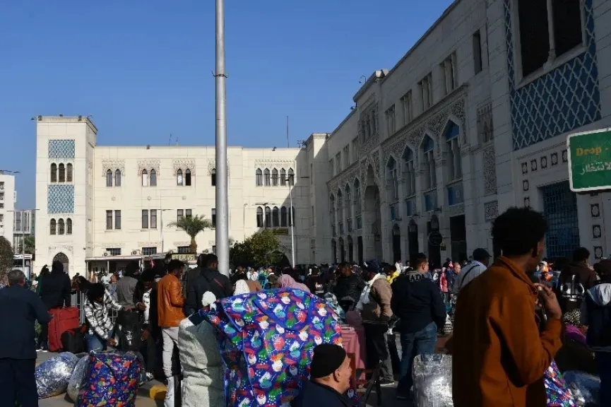 السكة الحديد تسير الرحلة 43 ضمن مشروع العودة الطوعية للأشقاء السودانيين.. صور