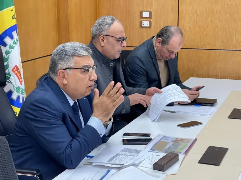 محافظ الدقهلية يُتابع موقف أراضي الدولة المستردة وآليات استغلالها بالشكل الأمثل