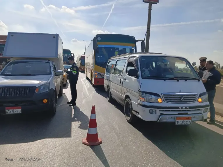 حملة للكشف عن تعاطي المواد المخدرة والمخالفات المرورية بطريق رافد جمصة
