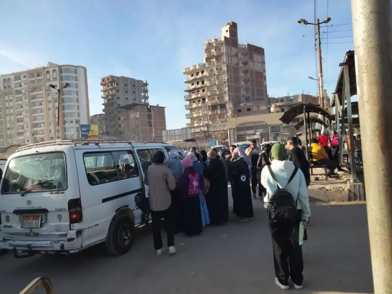 تحرير 881 مخالفة لمواقف عشوائية خلال 4 أيام