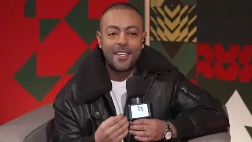 تامر عاشور يشيد بنجاح عمرو دياب في 2025: قدم ألبوم مبهر ومميز