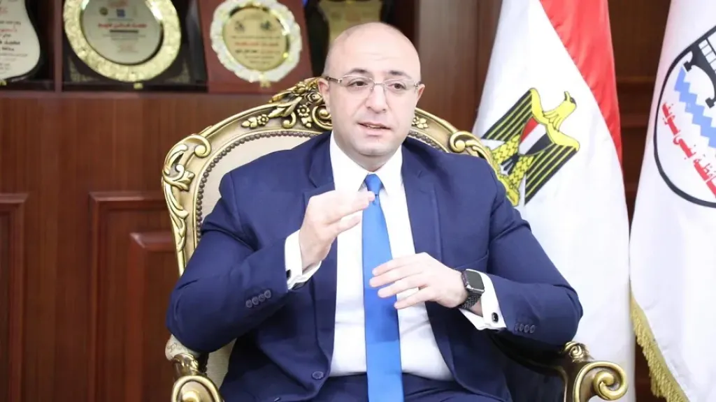 محافظ بني سويف يناقش جهود مديرية الزراعة