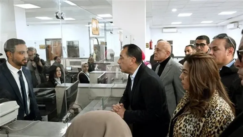 رئيس الوزراء يتفقد المركز التكنولوجي بقرية ”الرياينة” ضمن مشروعات حياة كريمة