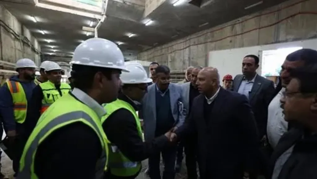 وزير الصناعة والنقل يجري جولة هامة بالمرحلة الأولى من الخط الرابع للمترو