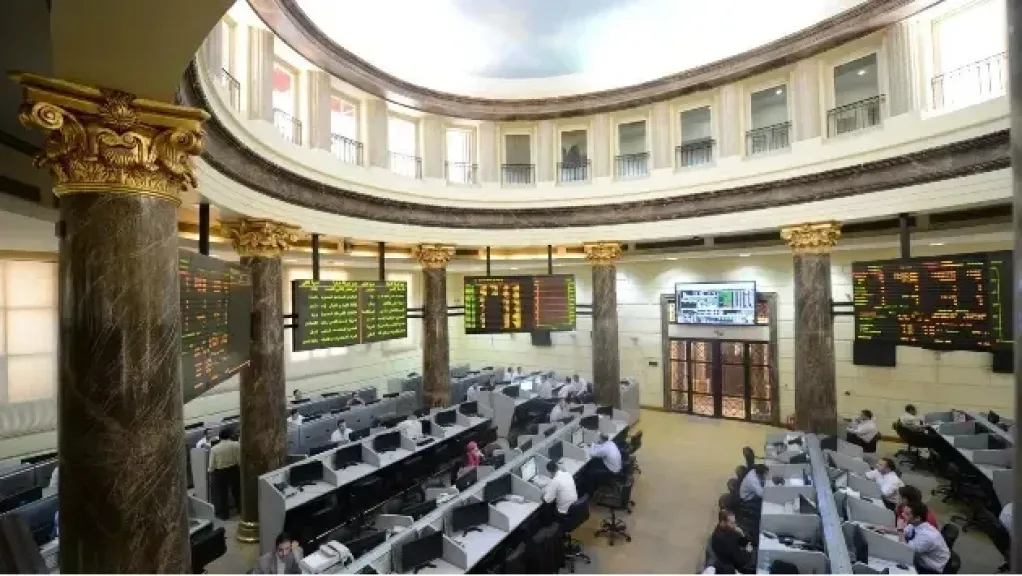 بنوك الأهلي ومصر وأبوظبي الإسلامي تنفذ تداولات تلامس 14.3 مليار جنيه في البورصة