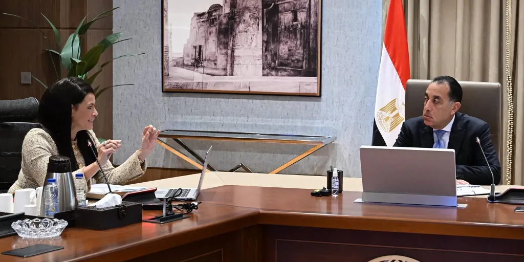 رئيس الوزراء يستعرض الإصدار الثاني من السردية الوطنية للتنمية الاقتصادية والاجتماعية