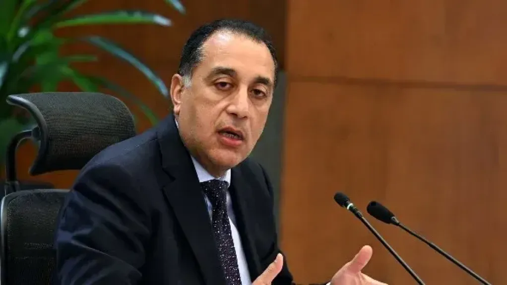 رئيس الوزراء يُهنئ المستشار هشام بدوي لانتخابه رئيسًا لمجلس النواب