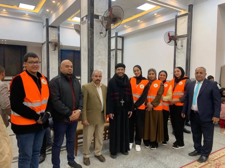 أعضاء برلمان الطلائع والشباب ونموذج الشيوخ بكفرالشيخ يقدمون التهاني للإخوة الأقباط