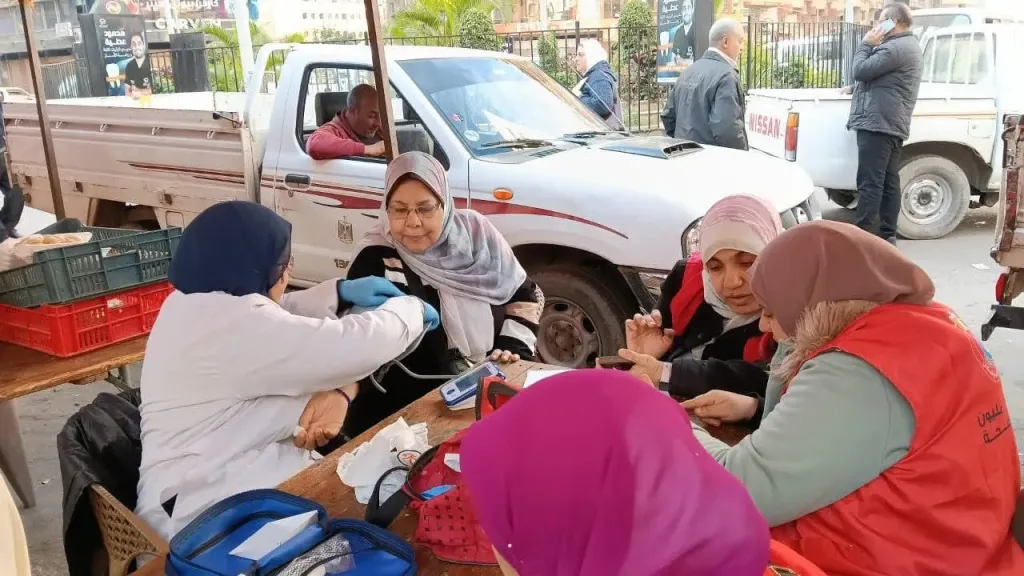 انتشار فرق التأمين الطبي في محيط الكنائس بالإسكندرية