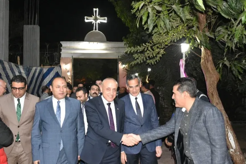 محافظ الأقصر يزور الكنائس ويهنئ الإخوة المسيحيين بعيد الميلاد المجيد