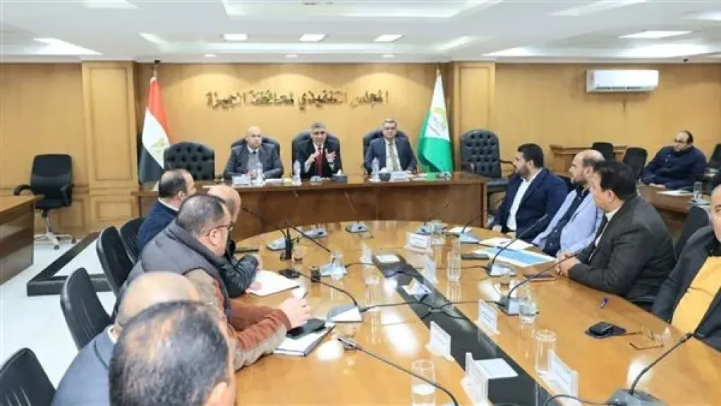 محافظ الجيزة يتابع تنفيذ المرحلة الأولى من تطوير طريق المنيب/العياط