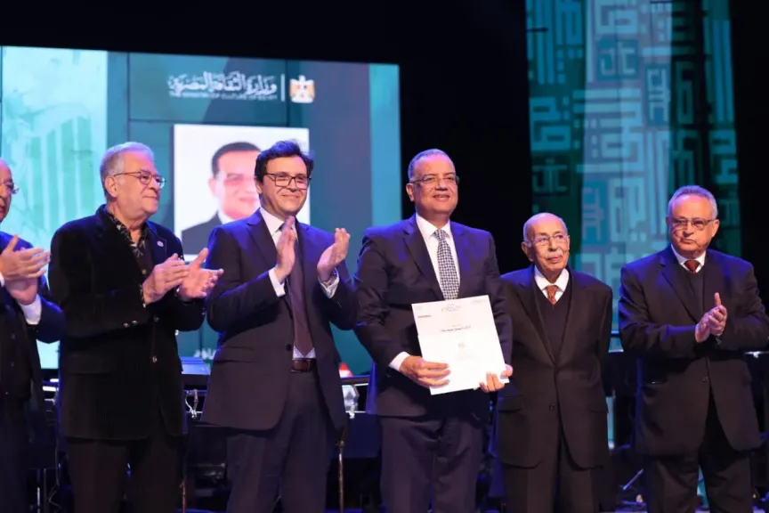 وزير الثقافة يكرّم الكاتب الصحفي محمود مسلم في عيد الثقافة الثاني