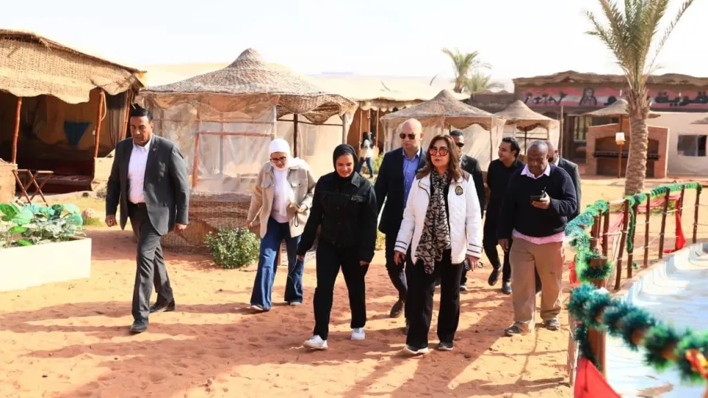 وزيرة البيئة تتفقد الغابة المتحجرة وتوجه بتطبيق التحصيل الإلكتروني للتذاكر.. صور