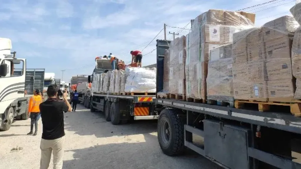 إكسترا نيوز: شاحنات القافلة 113 تحمل أطنانا من المساعدات الإنسانية إلى أهل غزة