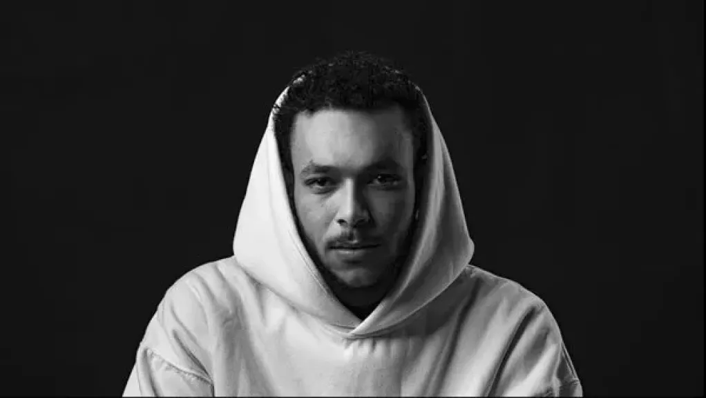 ويجز يتمنى الشفاء لمحمد منير بعد وعكة صحية تسببت في تأجيل حفلهما