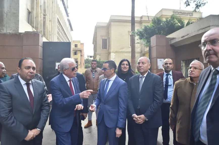 مربع الوزارات بوسط القاهرة.. وزير الاستثمار يوضح سبل استثماره فندقيا وخدميا