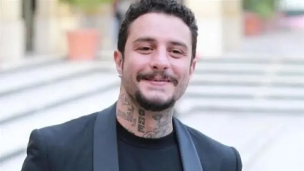 أحمد الفيشاوي يستعيد ذكرياته بفيديو نادر لوالدته الراحلة سمية الألفي