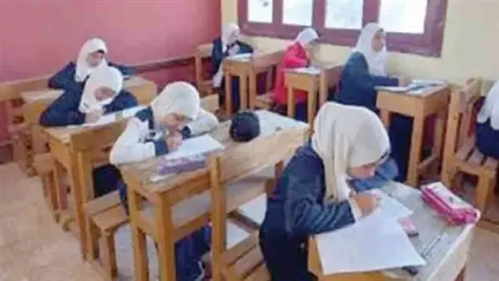 114 ألفا و257 طالبا يؤدون امتحانات الشهادة الإعدادية أمام 333 لجنة بالإسكندرية