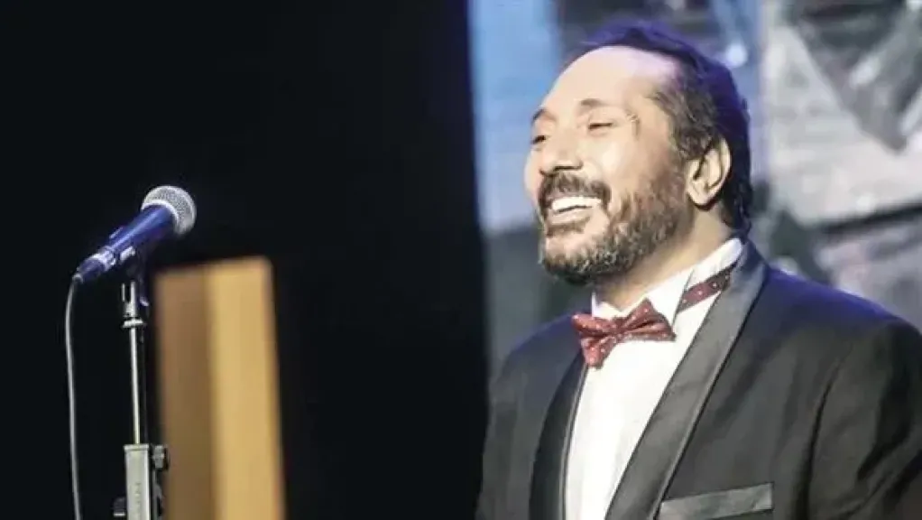 علي الحجار يبدأ بروفات الحفل التاسع من «100 سنة غنا»
