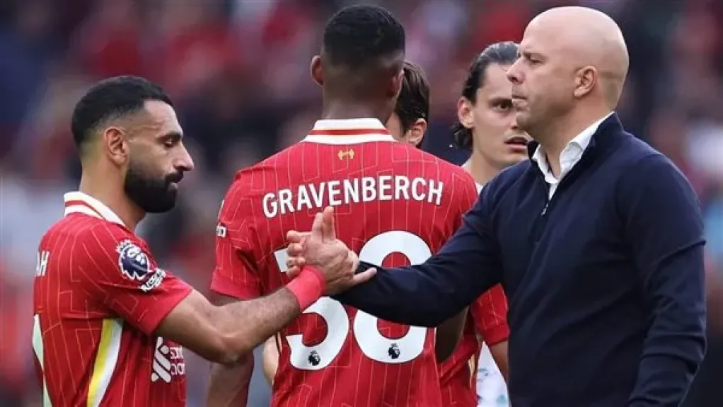 سلوت يوجه رسالة لصلاح قبل عودته إلى ليفربول