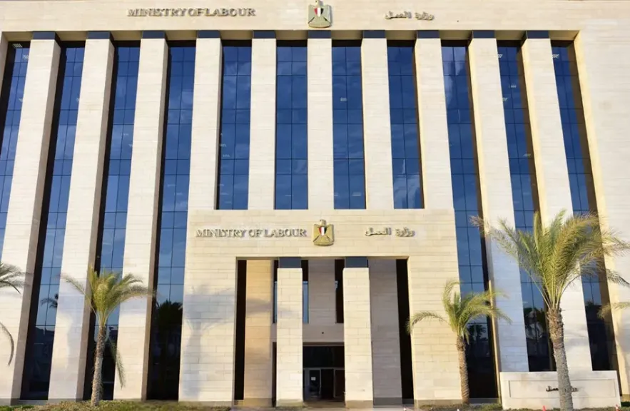 فرص عمل بالمشروعات القومية ودعم للعمالة غير المنتظمة.. أبرز أنشطة وزارة العمل في أسبوع