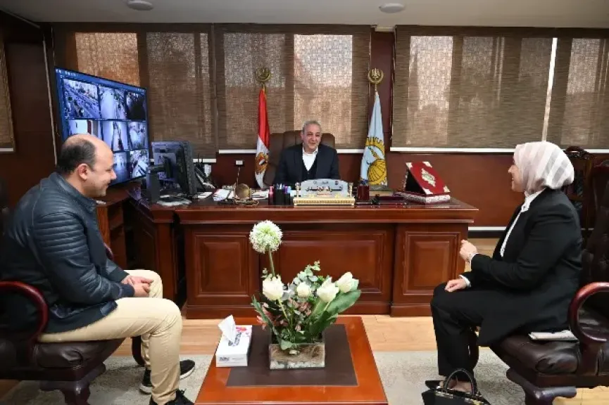محافظ الغربية يناقش مطالب المواطنين وحل مشاكلهم