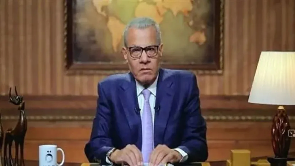 عادل حمودة يحذر من عام مليء بالتوترات العالمية والصراعات