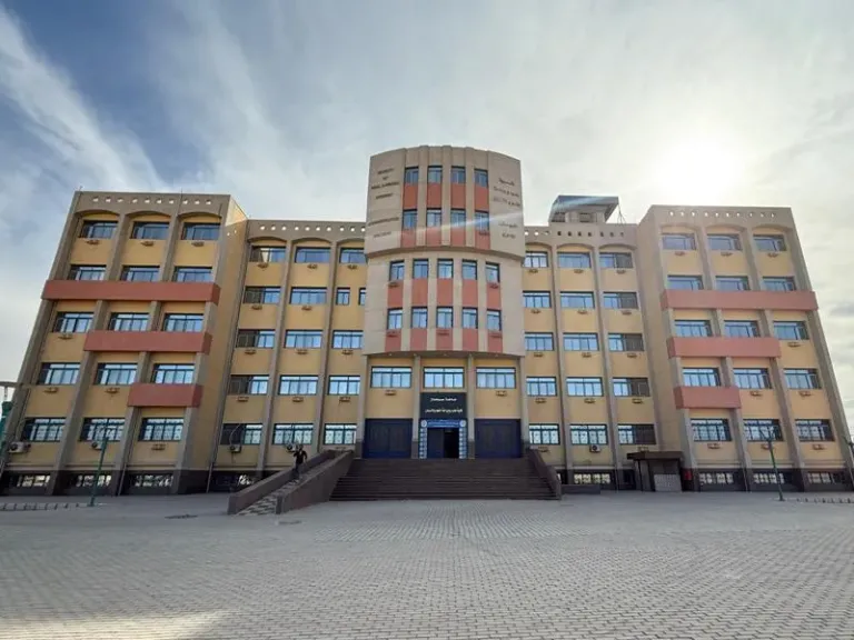 تشغيل 10 عيادات خارجية بمستشفى طب وجراحة الفم والأسنان بجامعة سوهاج