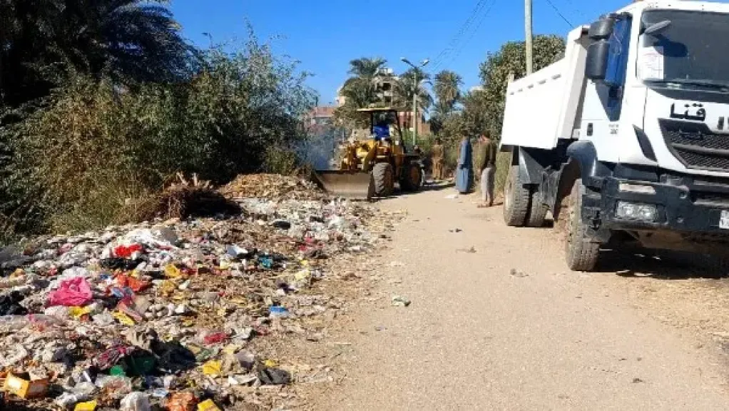 استجابة لشكاوى المواطنين.. محافظ قنا يوجه بإنهاء أزمة مخلفات العديسية