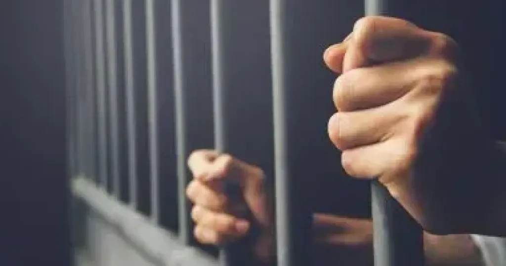 السجن المشدد 10 سنوات لمتهم بتهديد فتاة على الواتساب في سوهاج