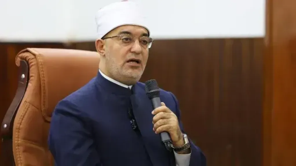 مفتي الجمهورية يشكر شيخ الأزهر وكبار رجال الدولة للاطمئنان على حالته الصحية