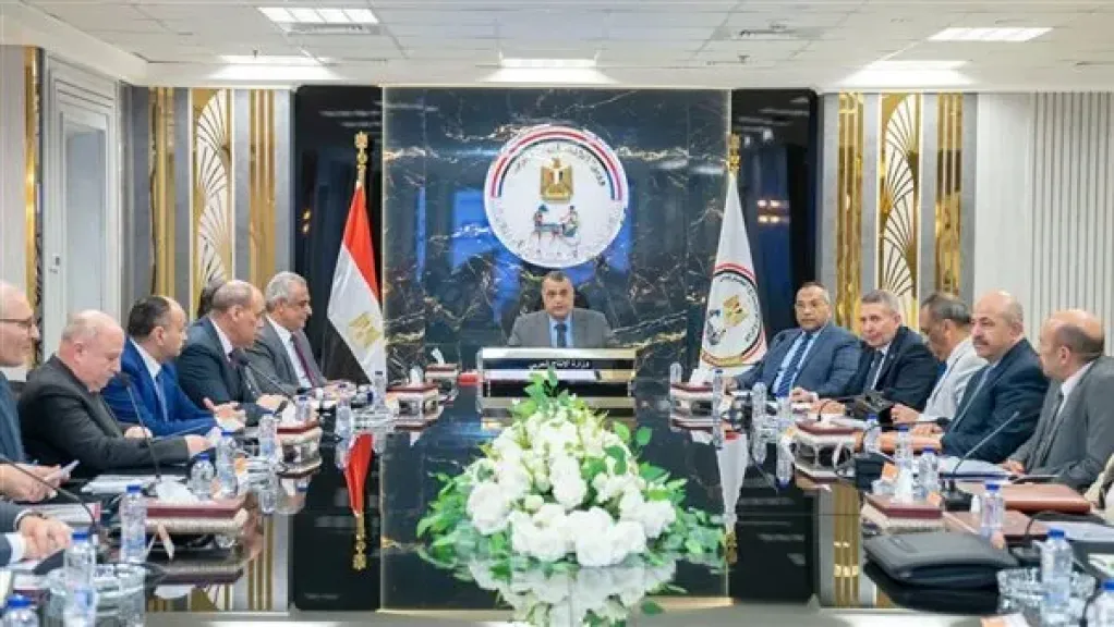 وزير الإنتاج الحربي يتابع الموقف النصف سنوي لموازنة (2025 / 2026)