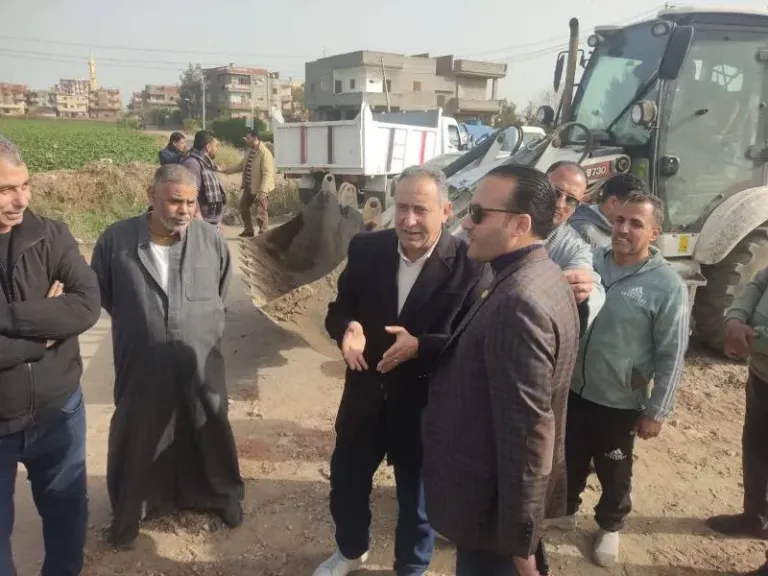 تحرك فوري لاحتواء انهيار جزء من جسر مصرف كيتشنر بالمحلة الكبرى