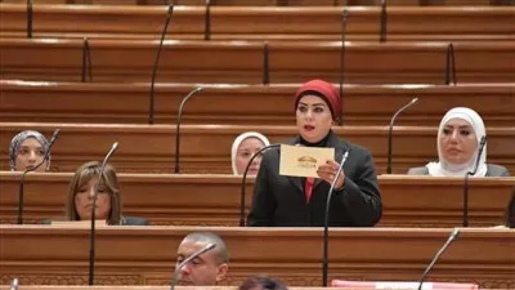 اقتراح برغبة داخل البرلمان لتنظيم استخدام الهواتف الذكية والسوشيال ميديا للأطفال