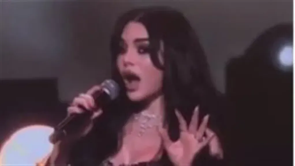 هيفاء وهبي ترقص على الطريقة الخليجية بموسم الرياض