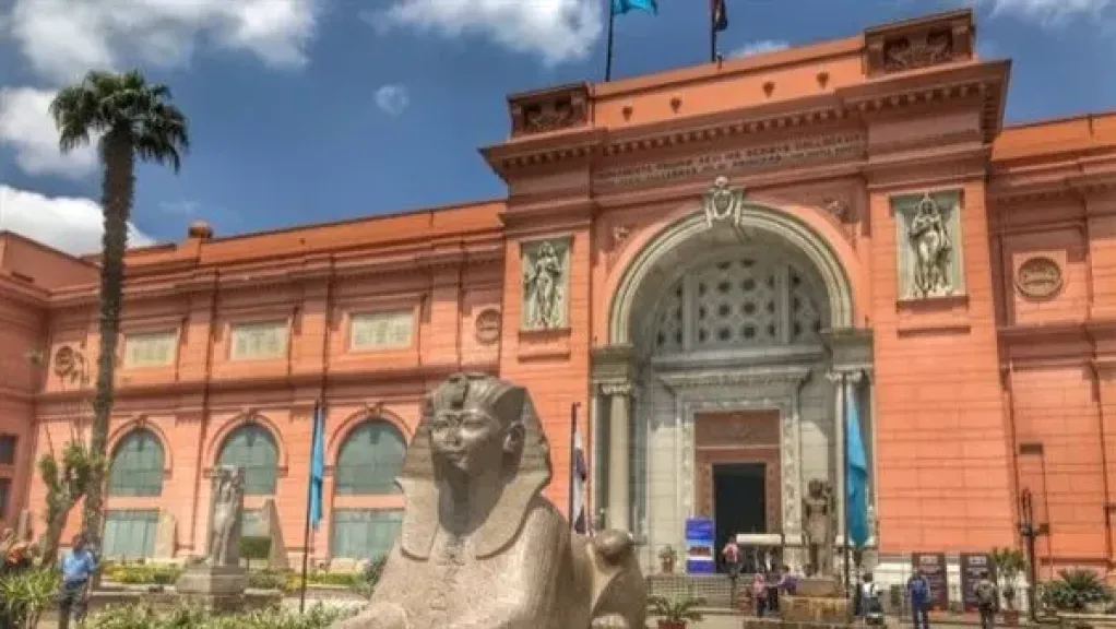 تفاصيل إنقاذ قوات ”الصاعقة” لتوت عنخ آمون من السرقة خلال أحداث يناير