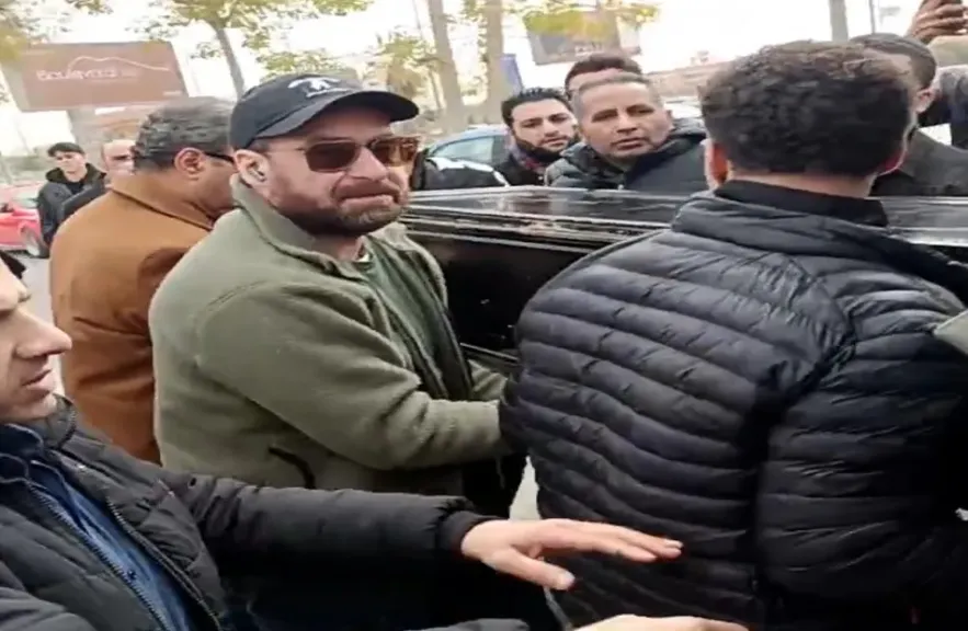 نضال الشافعي يستقبل عزاء والدته في الحامدية الشاذلية