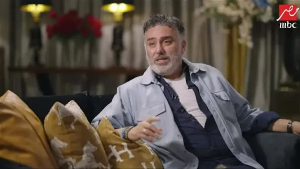 بعيط وأنا بكتب شخصياتي.. تامر حبيب يفتح قلبه ويكشف أسرارًا جريئة مع ”عبلة”