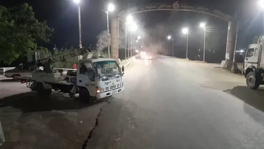 نائب محافظ السويس يتابع أعمال إنارة شوارع الأربعين وفيصل في جولة مسائية