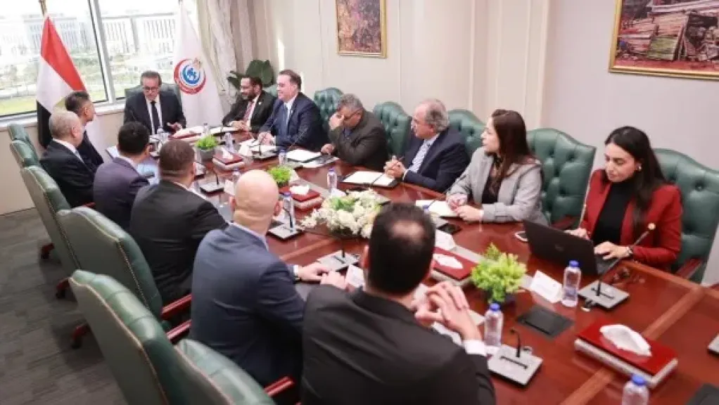 وزير الصحة يبحث مع الشركات الصينية توسيع تنفيذ المستشفيات الذكية